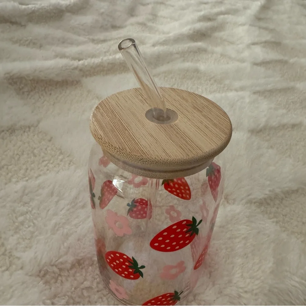 Strawberry & Daisy Glass Cup With Glass Straw. - Picture 2 of 2
